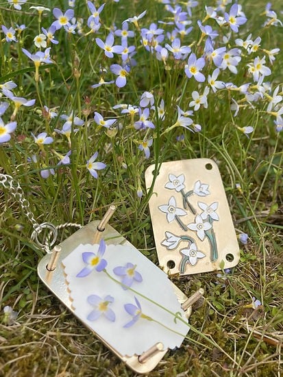 zavevo | Mini Flower Press | Compact Botanical Keepsake Maker | Portable Craft Tool