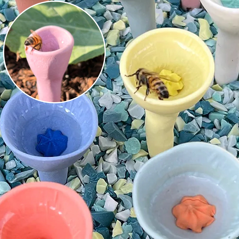 | Drinking cup for bees and insects