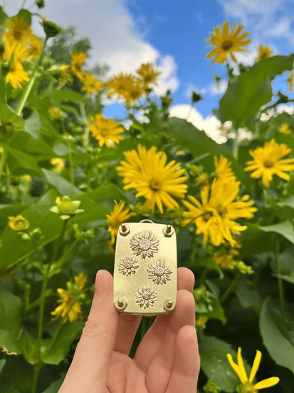 zavevo | Mini Flower Press | Compact Botanical Keepsake Maker | Portable Craft Tool