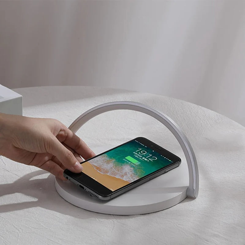 3-in-1 wireless charger, phone holder and LED lamp zavevo
