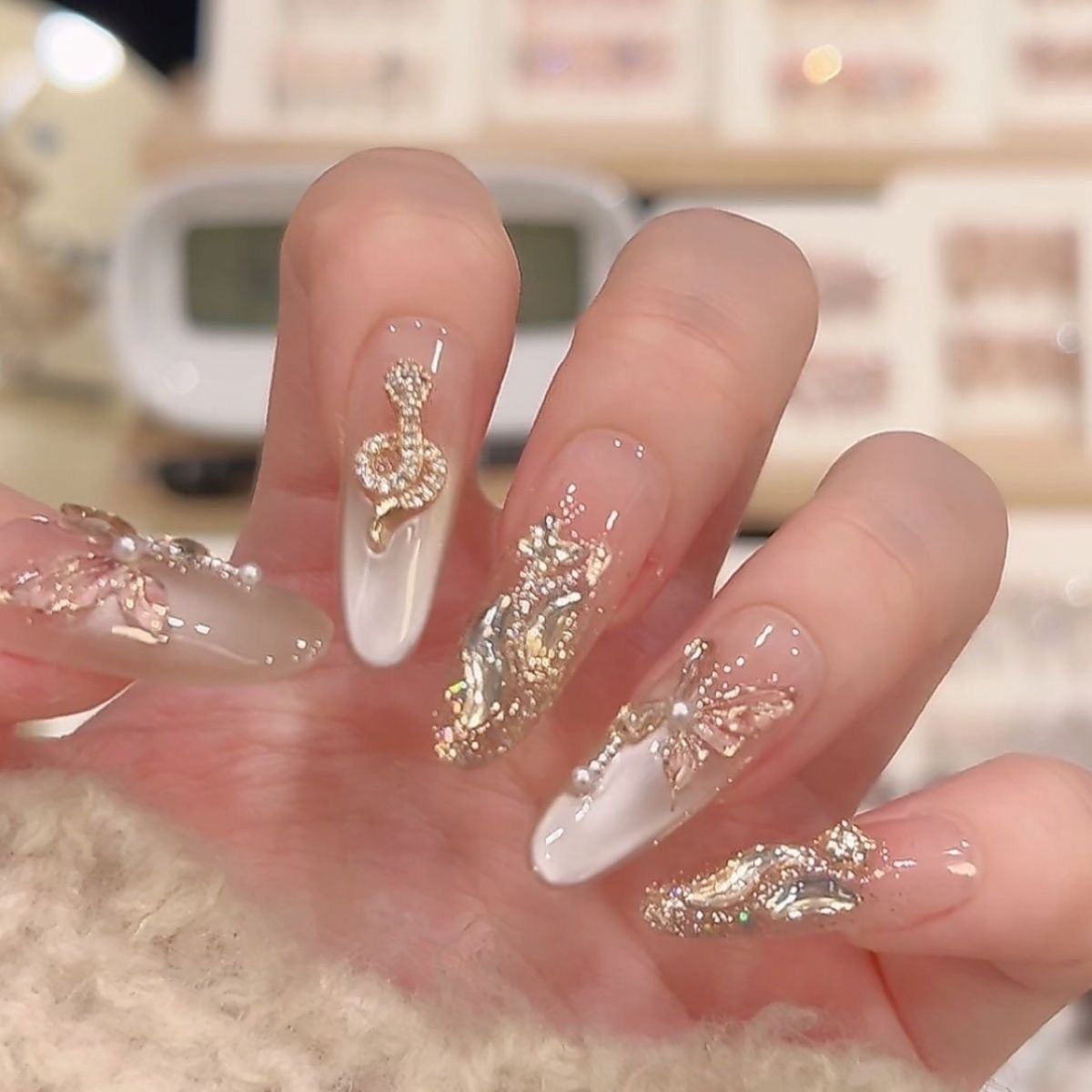 3D Embellished Press-On Nail Art Set zavevo