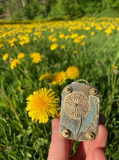 zavevo | Mini Flower Press | Compact Botanical Keepsake Maker | Portable Craft Tool